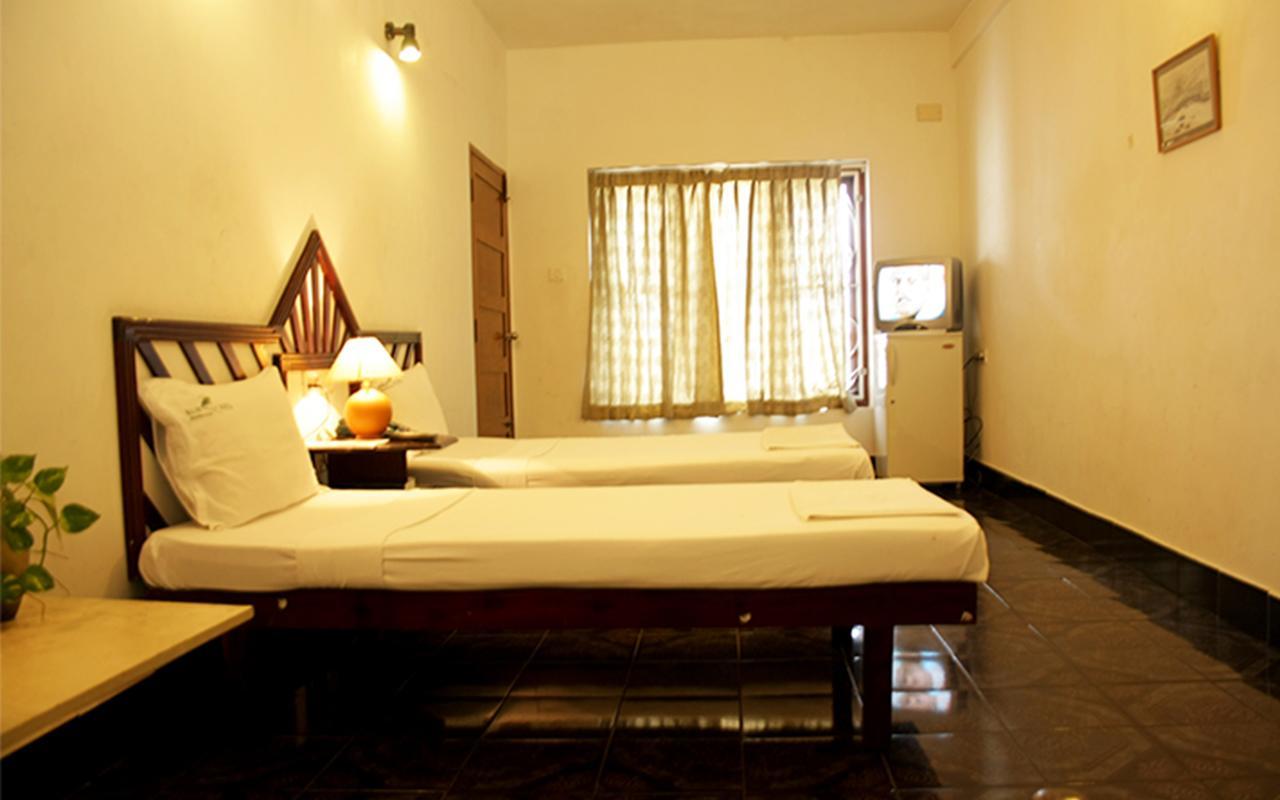 Raja Hotel Ковалам Екстериор снимка