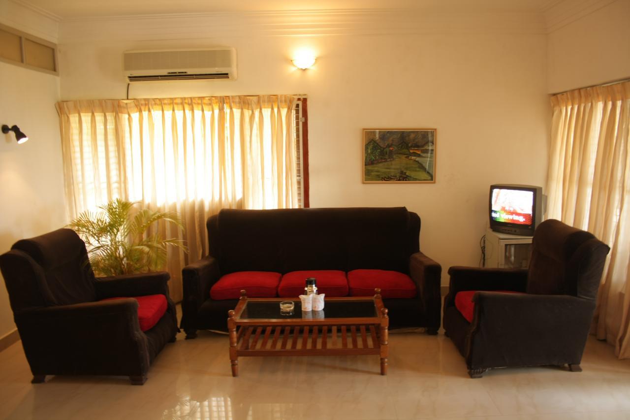 Raja Hotel Ковалам Екстериор снимка
